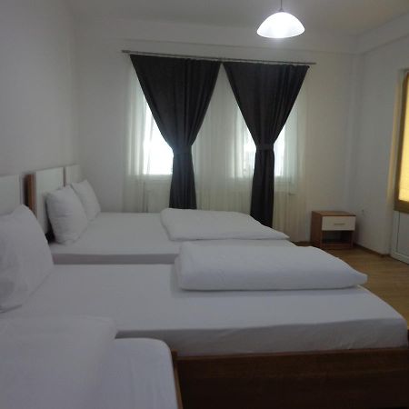 Hotel Rio Pristina Exterior foto
