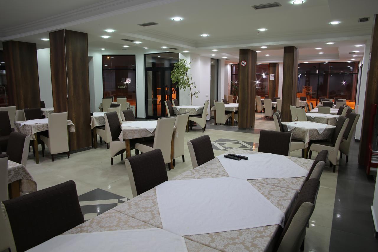 Hotel Rio Pristina Exterior foto